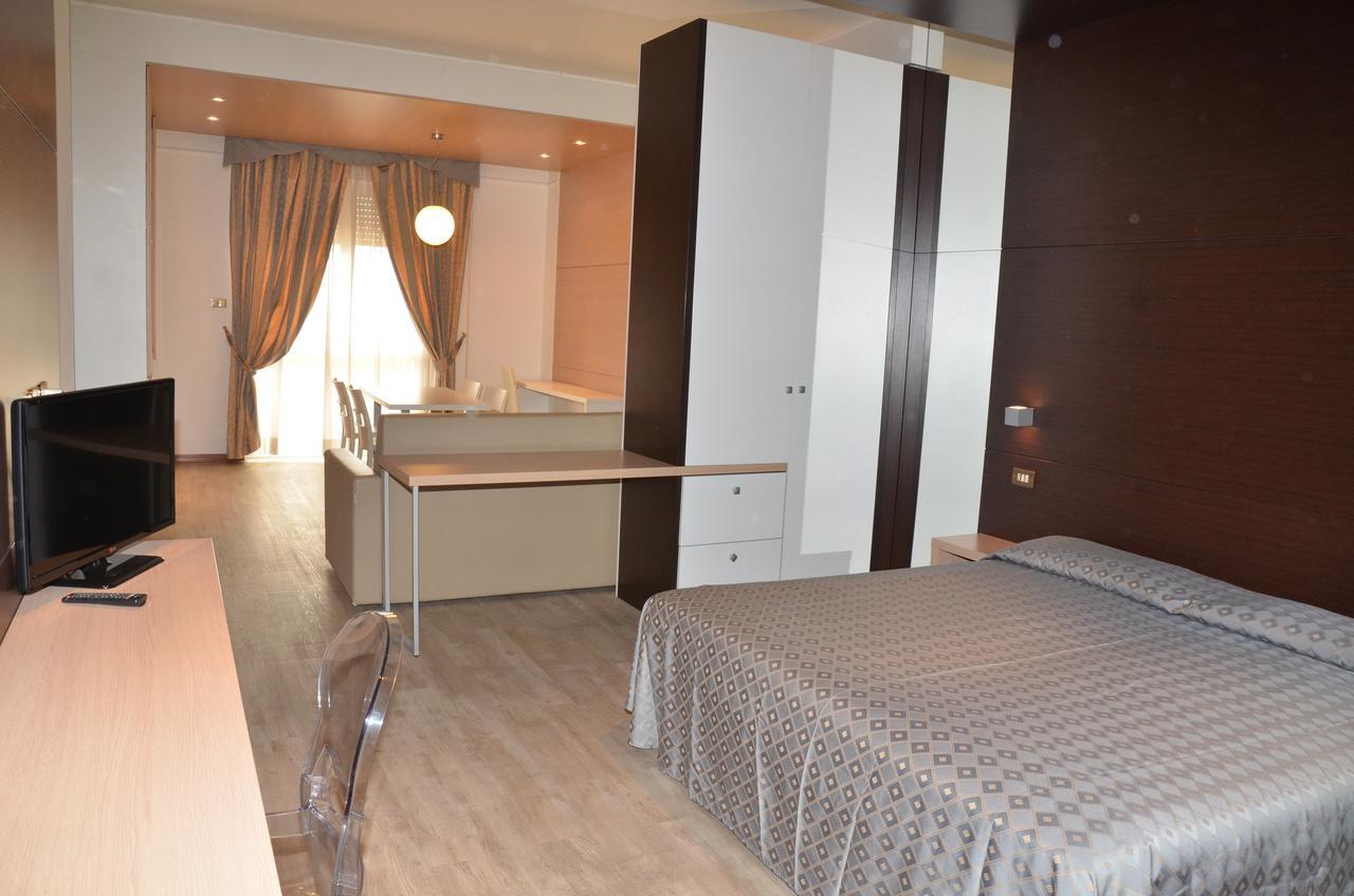 Grand Eurhotel Монтесильвано Экстерьер фото