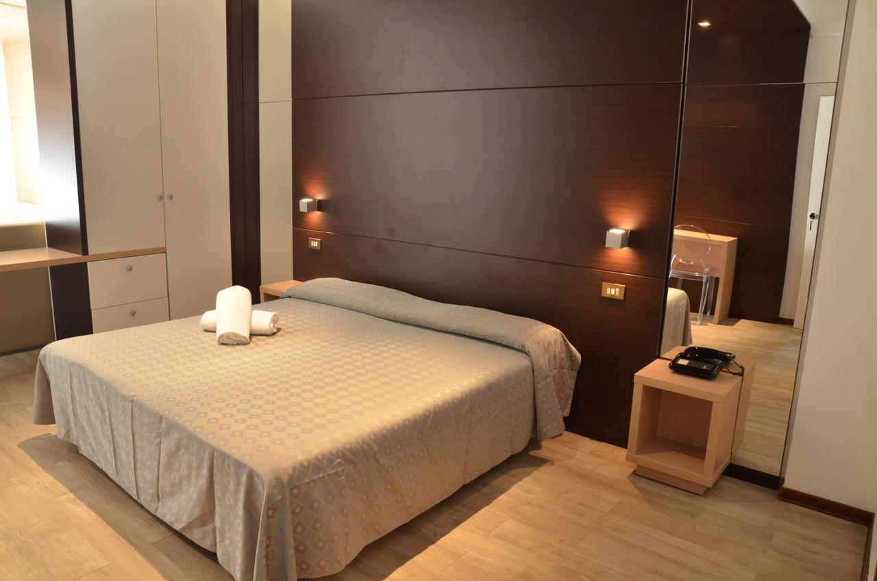 Grand Eurhotel Монтесильвано Экстерьер фото