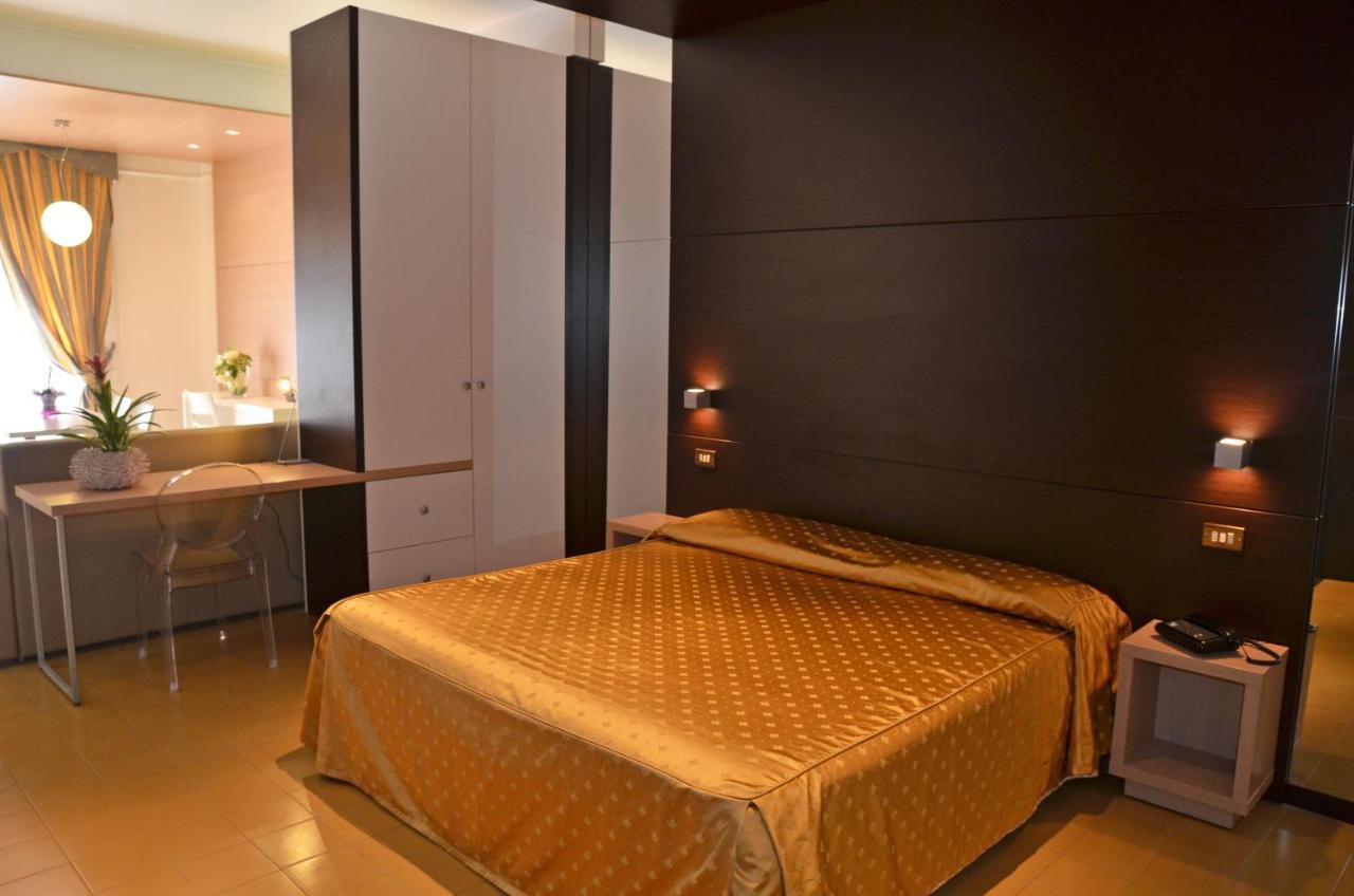 Grand Eurhotel Монтесильвано Экстерьер фото