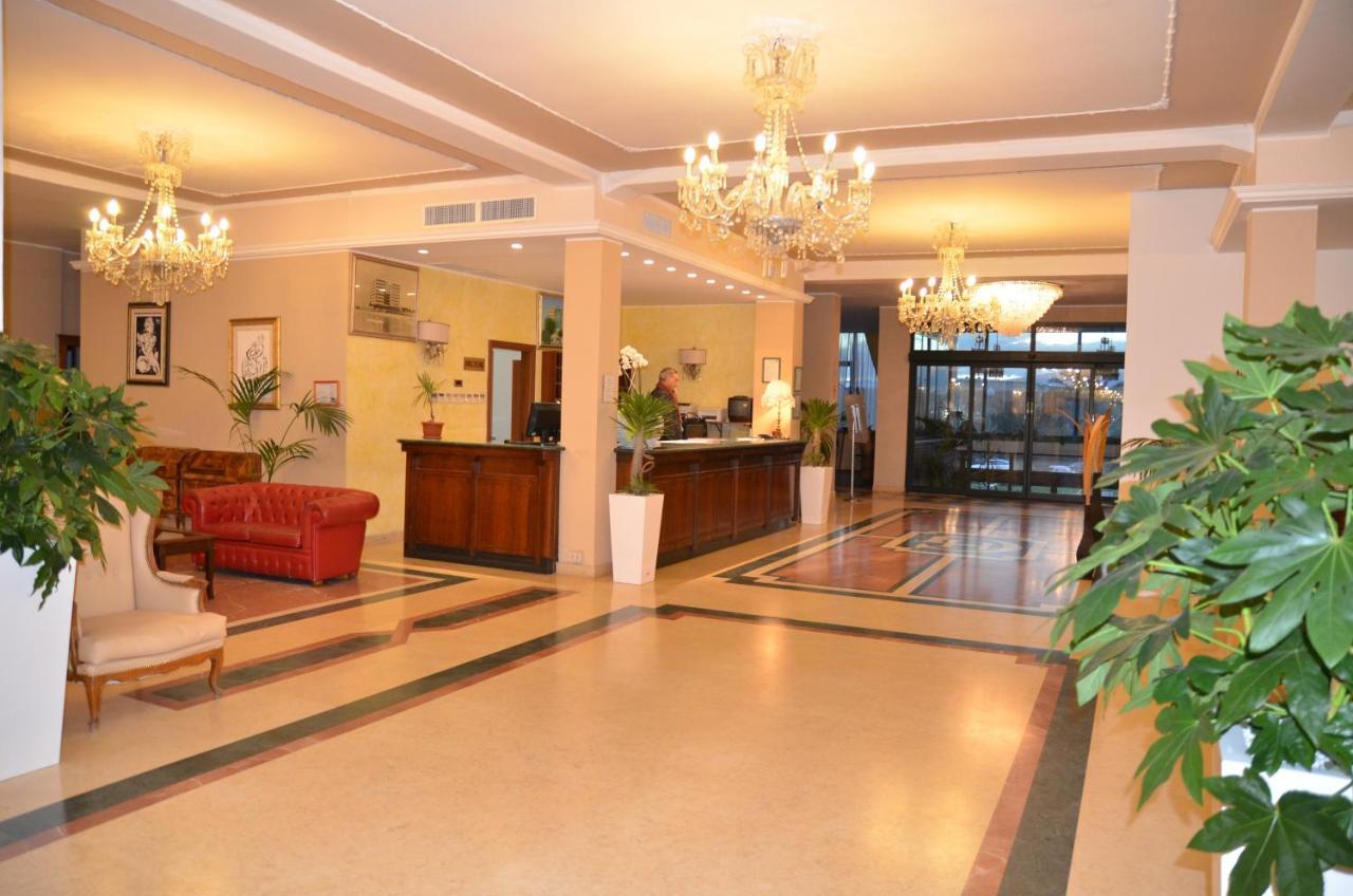 Grand Eurhotel Монтесильвано Экстерьер фото