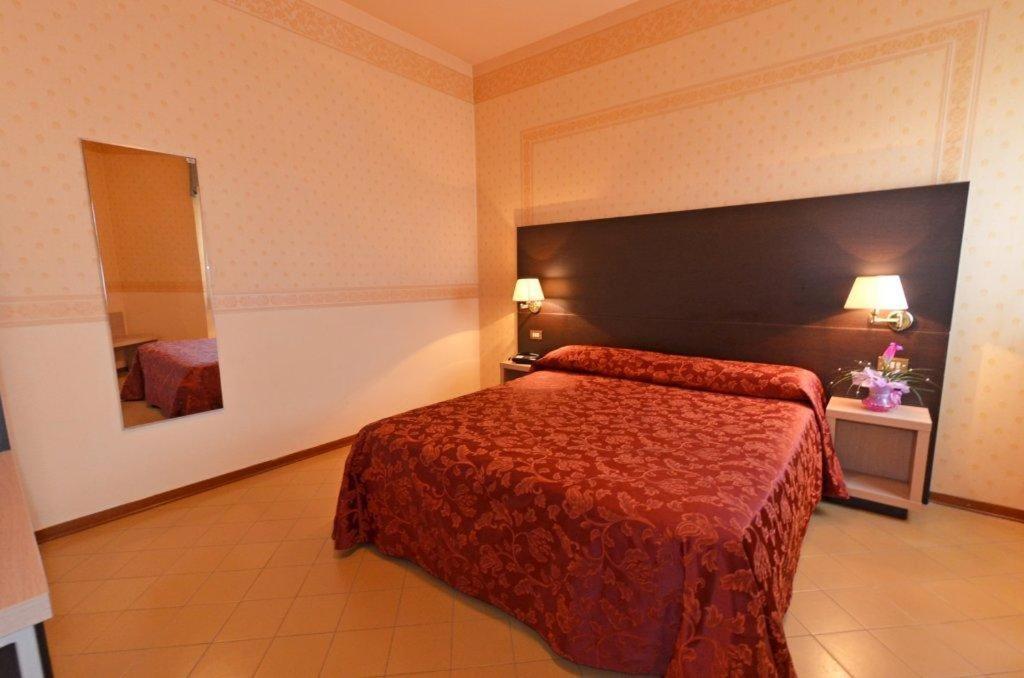 Grand Eurhotel Монтесильвано Экстерьер фото
