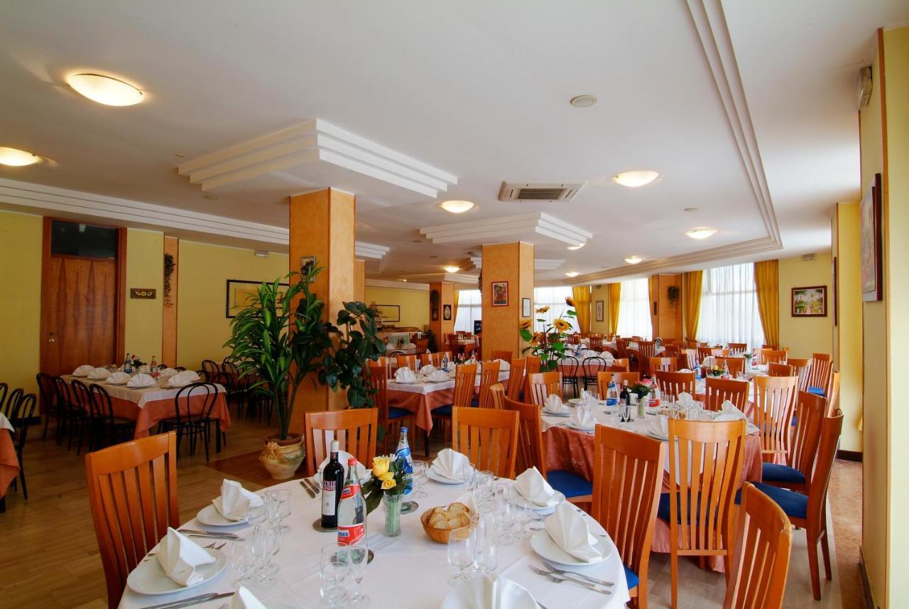 Grand Eurhotel Монтесильвано Экстерьер фото